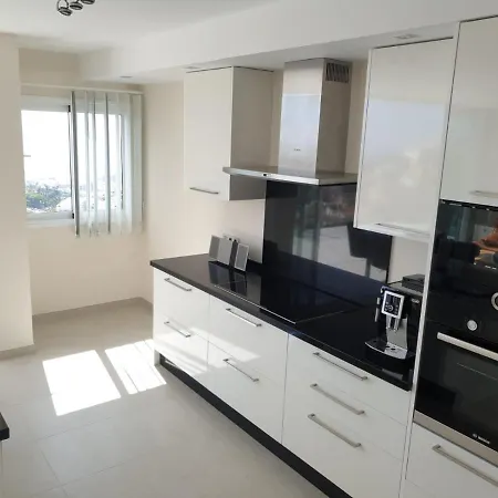Luxury Villa In Residencial La Tagora فيلة *